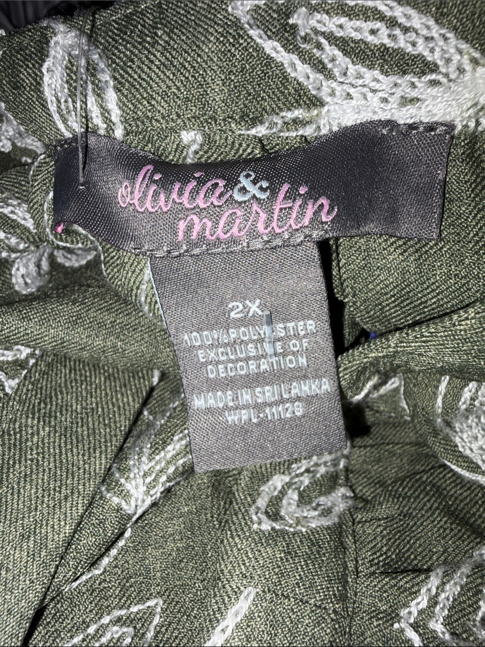 Olivia & Martin Embroidered Floral Blouse 2X Olive Green NWT - Picture 8 of 8
